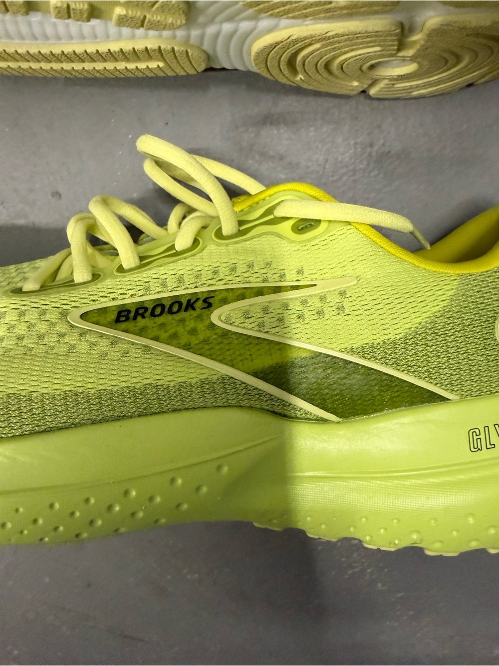 Brooks Glycerin 21 - Picture 2 of 9